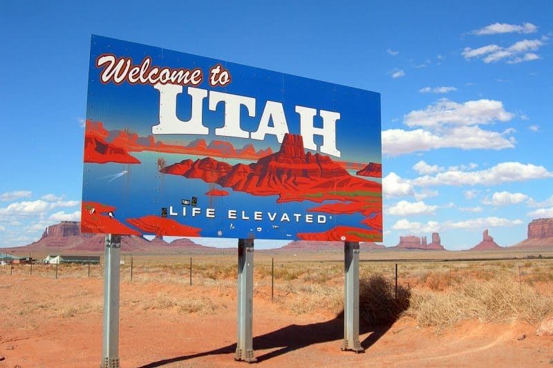 welcome to Utah sign 