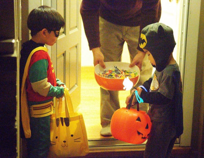 Tips for child safety on Halloween