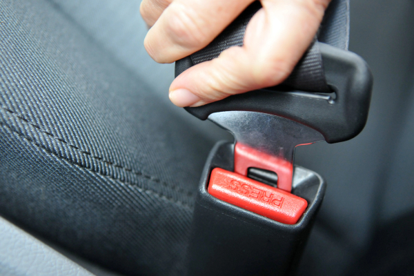 How to treat seat belt injuries