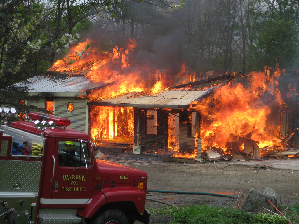 house fire_residential fire_fire truck